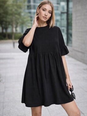 ASOS oversized black dress
Size 8
